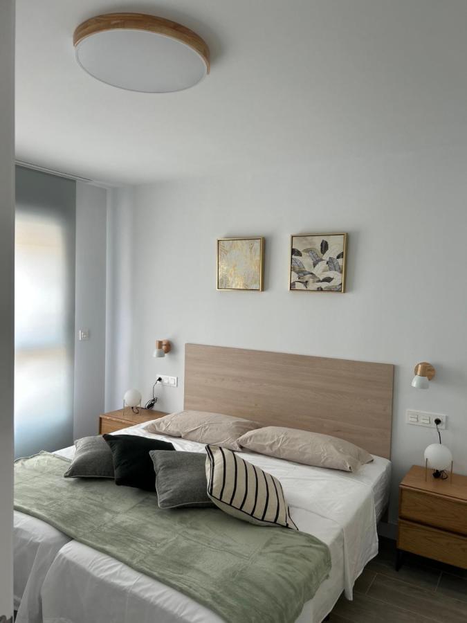 Apartamentos Breton 17 Double Deluxe Alicante Bagian luar foto