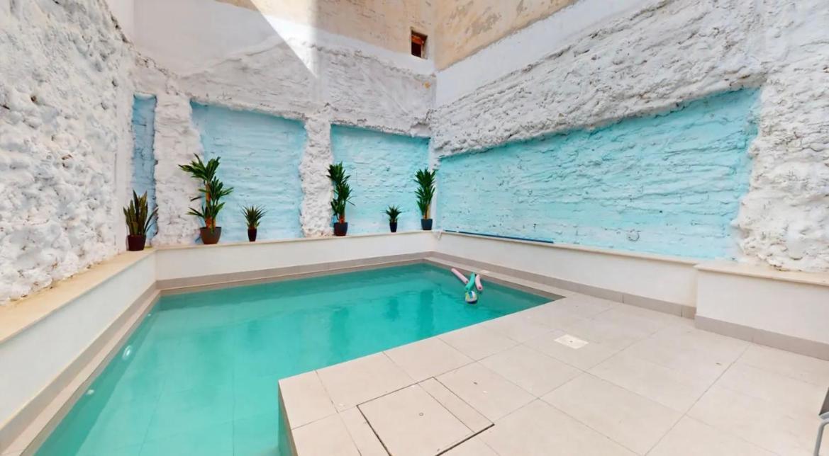 Apartamentos Breton 17 Double Deluxe Alicante Bagian luar foto